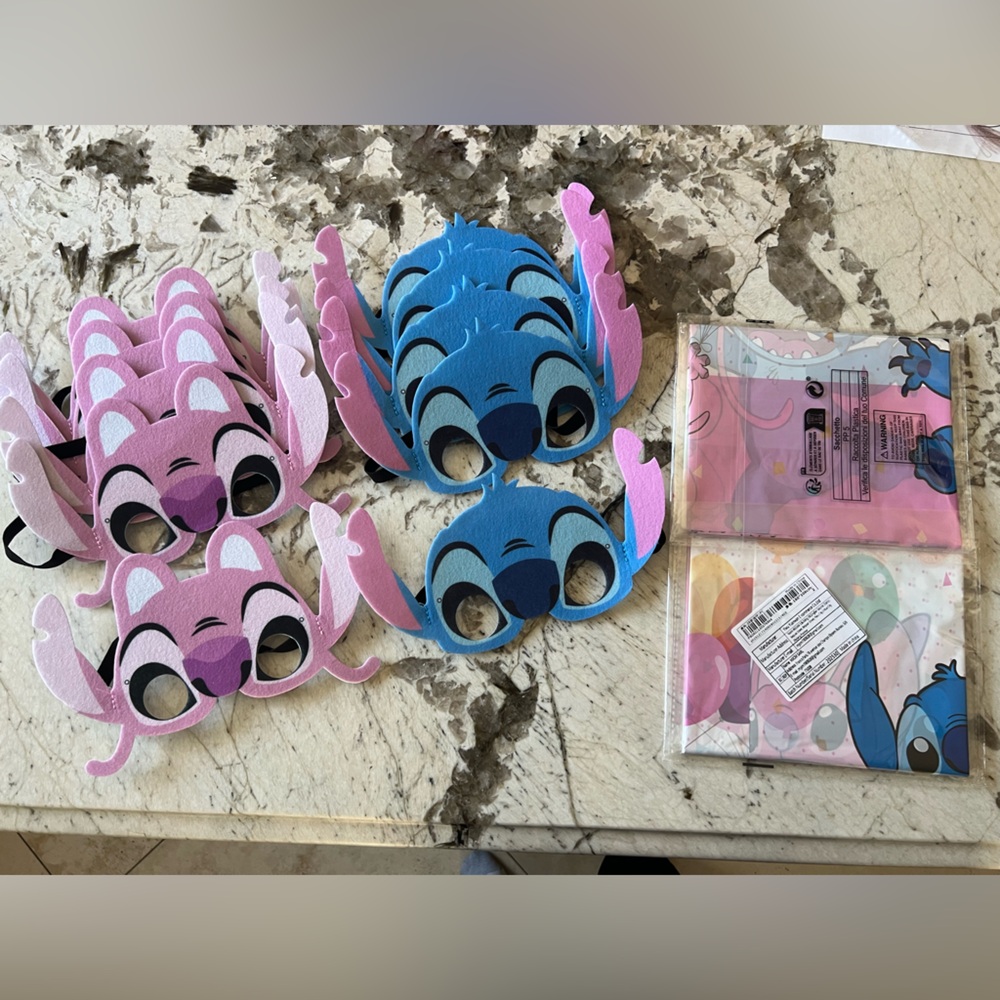 Stitch and Angel party masks (10) and 2 table cloths for birthday party Disney
